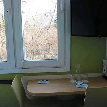 Ibis Budget Stadion Готель